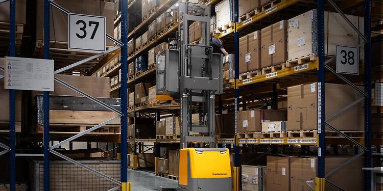 picture-vertikal-order-pickers-einsteiger